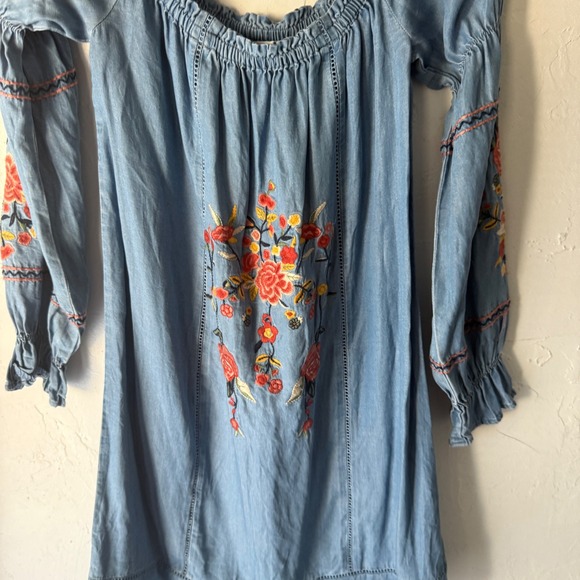 Socialite Denim Blue Embroidered Off The‎ Shoulder Dress Size S Boho Western - Picture 4 of 10